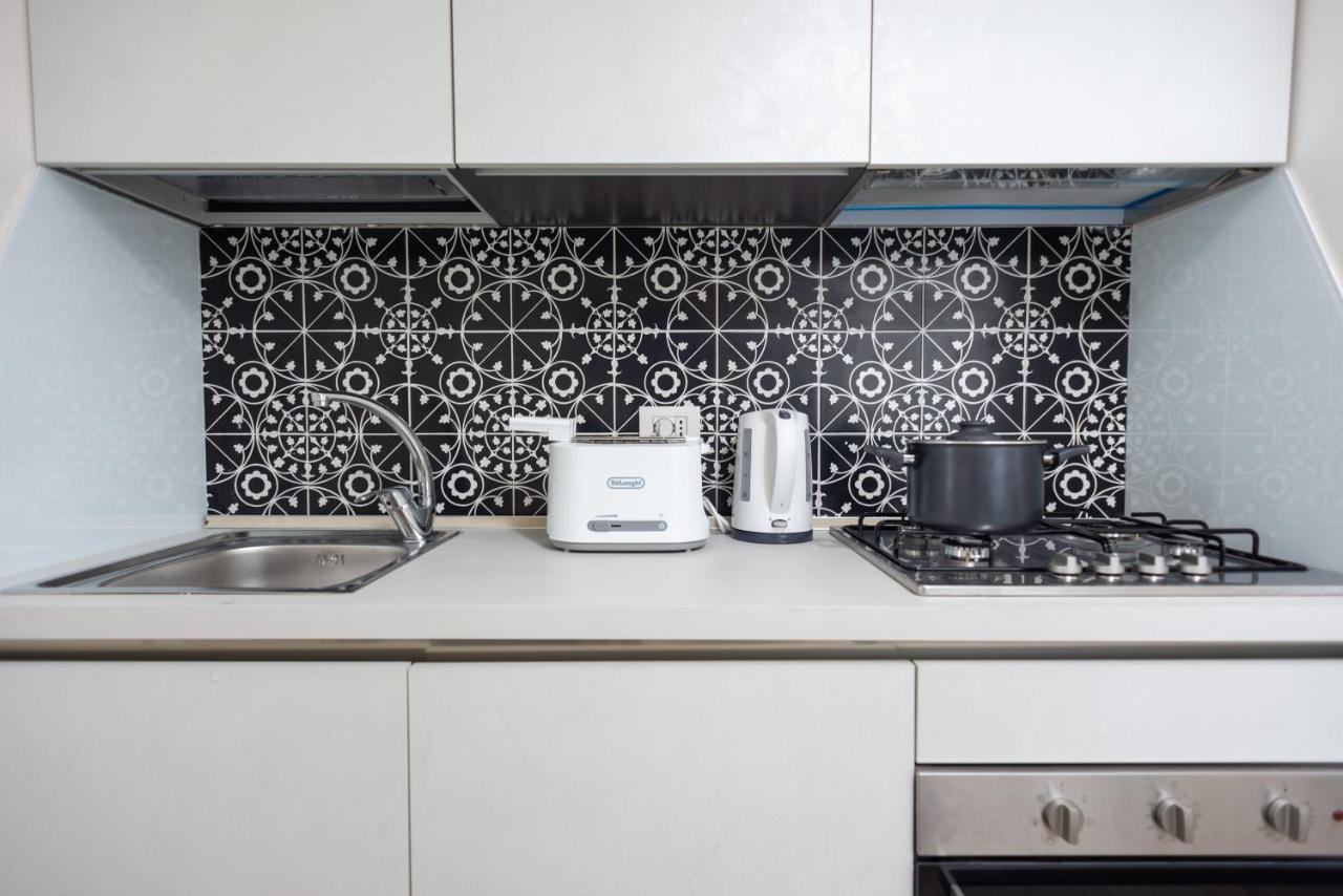 80m² 3 slaapkamer, 2 privé badkamer Appartement in Plebiscito Napels Buitenkant foto