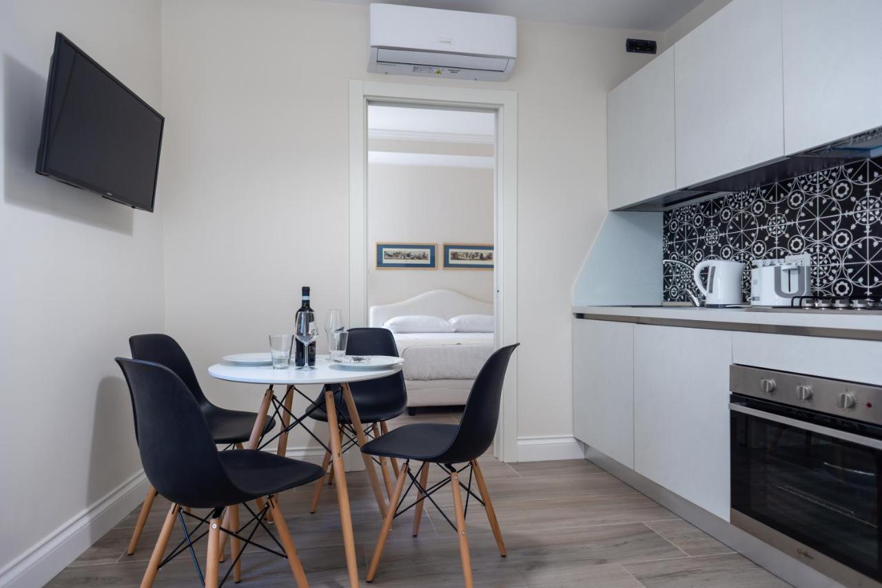 80m² 3 slaapkamer, 2 privé badkamer Appartement in Plebiscito Napels Buitenkant foto